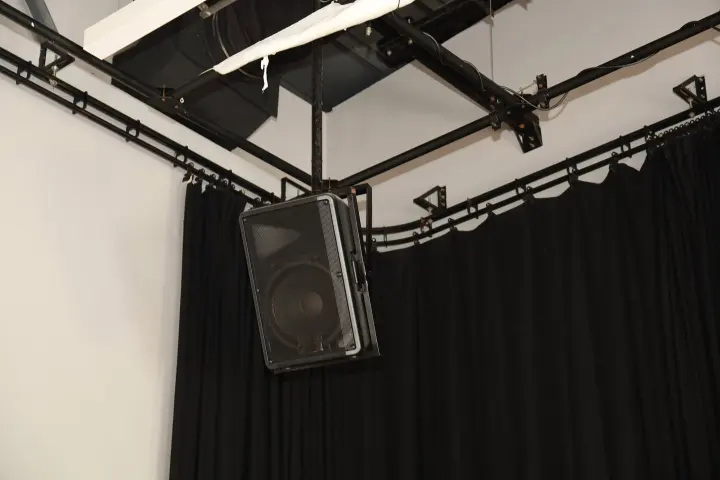 studio-curtain