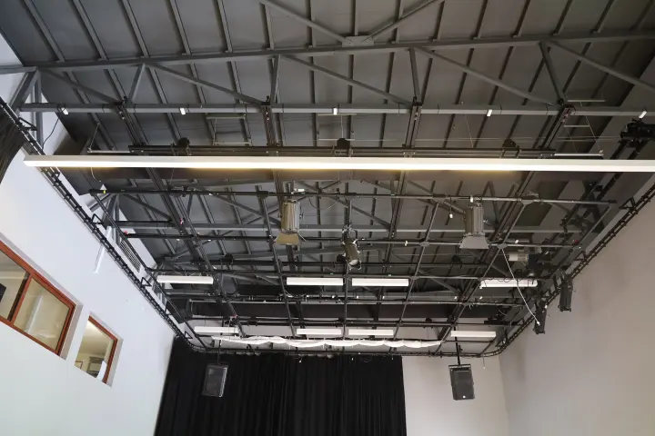 studio-ceiling