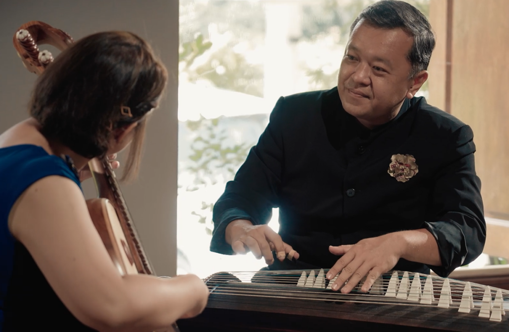 YUE YUAN HUA HAO on Guzheng and Ruan by Alan Lam & Loretta Tan